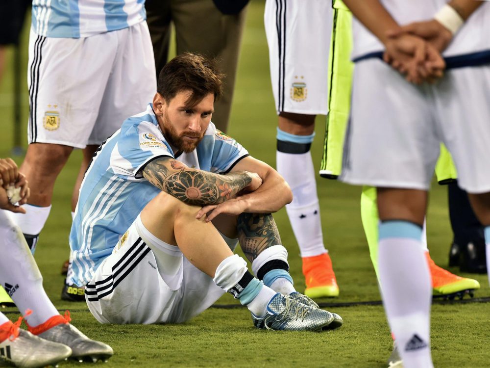 lionel-messi-crying