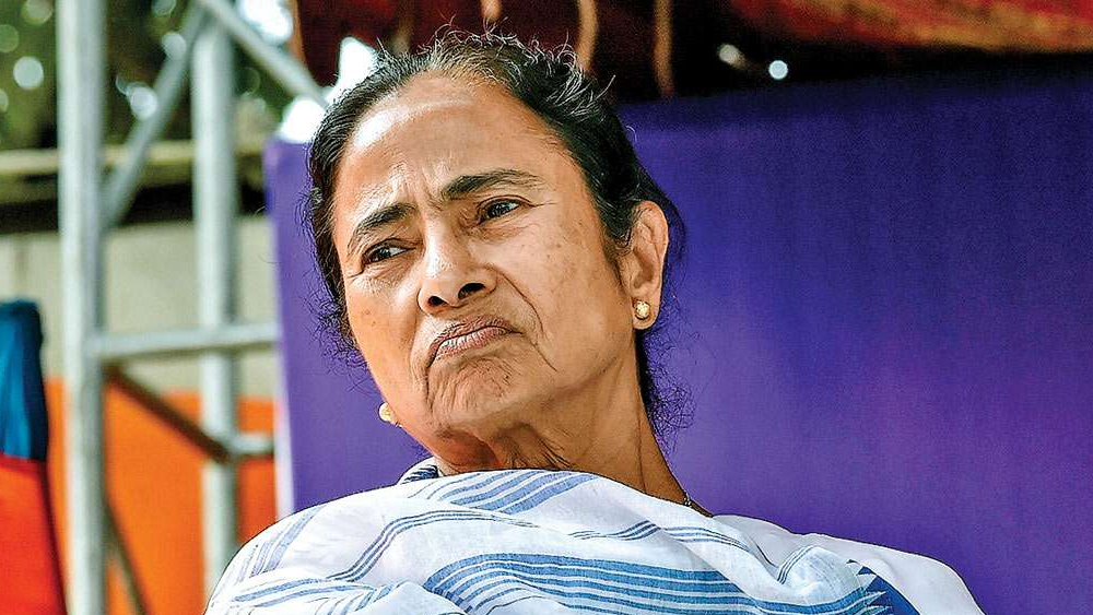 Election Commission bans Mamata Banerjee from campaigning