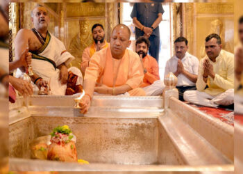 CM Yogi visits Kashi