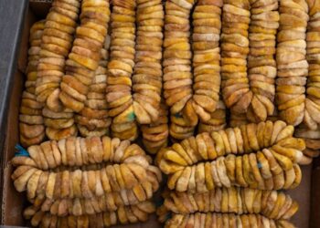 Dry figs in market stall.