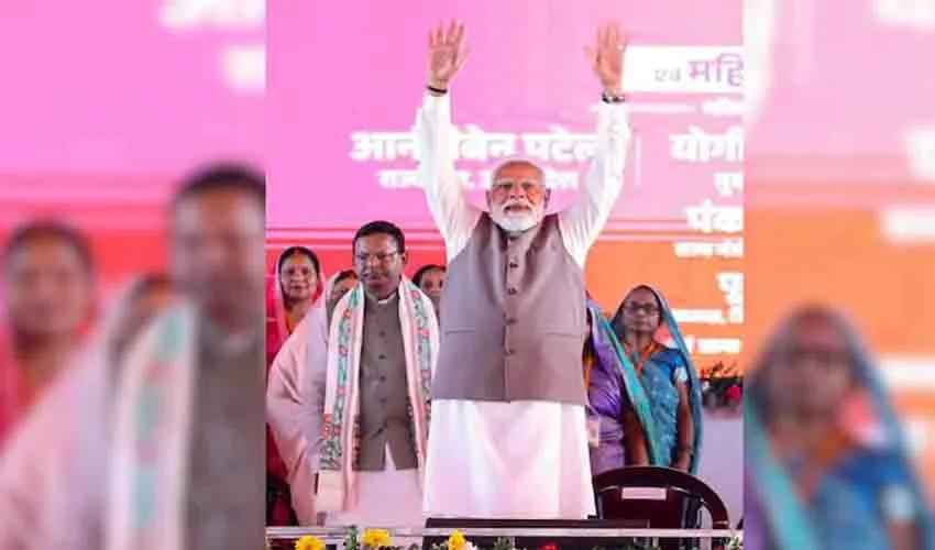 വാരണാസിയില്‍ വികസന വിപ്ലവം; 6,000 കോടിയിലധികം രൂപയുടെ പദ്ധതികളുമായി പ്രധാനമന്ത്രി