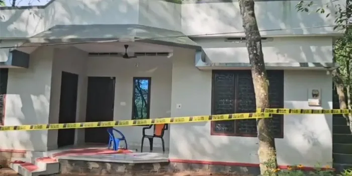 വിവാഹവാർഷിക ആഘോഷം : മദ്യലഹരിയിൽ ക്രൂരത; അമ്പൂരിയിൽ അച്ഛനെ മകൻ കസേര കൊണ്ട് അടിച്ചുകൊലപ്പെടുത്തി, അമ്മാവന് കുത്തേറ്റു