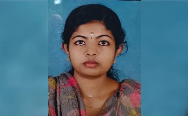 കുടുംബവഴക്ക് കൊലപാതകത്തിൽ കലാശിച്ചു: നെയ്യാറ്റിൻകരയിൽ ഭർത്താവ് ഭാര്യയെ കുത്തിക്കൊലപ്പെടുത്തി; അധ്യാപകനായ വിഷ്ണു കസ്റ്റഡിയില്‍