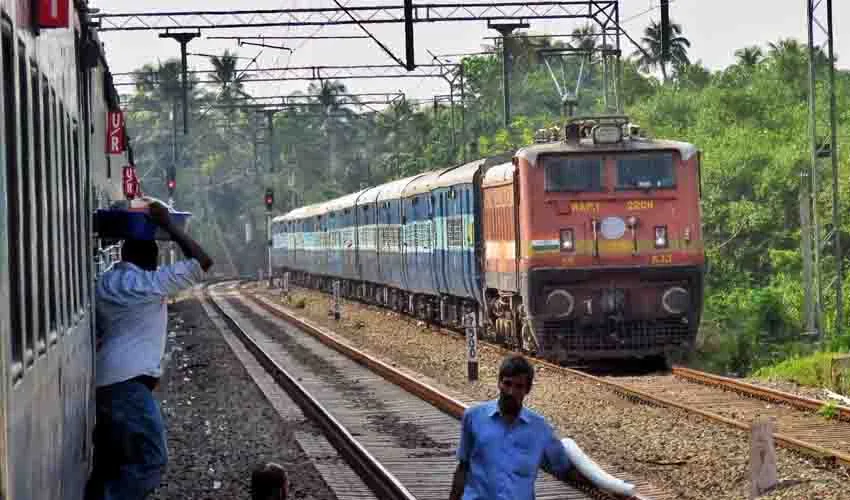 കായംകുളം പാലം: ട്രെയിനുകള്‍ ആലപ്പുഴ വഴി തിരിച്ചുവിടും