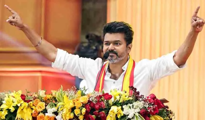 തമിഴകത്ത് ‘ദളപതി’ ഭരണത്തിലേക്ക്? സര്‍ക്കാര്‍ രൂപീകരിക്കാന്‍ വിജയ്യുടെ നീക്കങ്ങള്‍ സജീവം; എം.എല്‍.എമാര്‍ റിസോര്‍ട്ടിലേക്ക്
